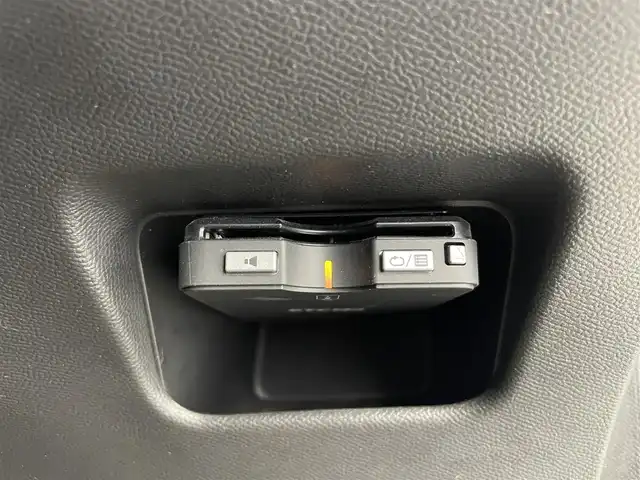 プジョー プジョー ２０８ GT 富山県 2021(令3)年 2.8万km 白 純正ナビ（AM/FM/USB/BT）/アラウンドビューモニター/衝突被害軽減ブレーキ/アダプティブクルーズコントロール/レーンキープアシスト/オートLEDヘッドライト/クリアランスソナー/ハーフレザーシート/前席シートヒーター/ドライブレコーダー/パドルシフト/レーダー探知機/ETC/スマートキー×２/プッシュスタート/社外フロアマット/純正１７インチAW