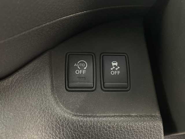 日産 セレナ ハイウェイスター Sハイブリッド 埼玉県 2014(平26)年 6.4万km ブリリアントシルバー 純正ナビ/ビルトインETC/クルーズコントロール/車線逸脱警報/プッシュスタート/LEDヘッドライト/フロントフォグランプ/オートライト/純正フロアマット/純正15インチアルミホイール