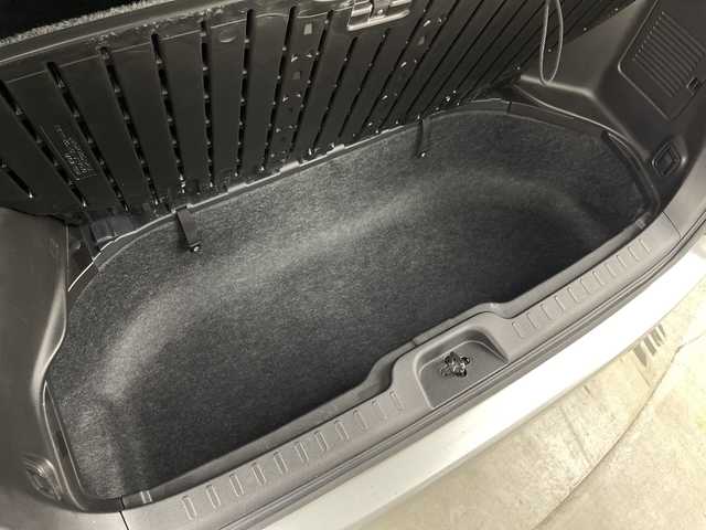 日産 セレナ ハイウェイスター Sハイブリッド 埼玉県 2014(平26)年 6.4万km ブリリアントシルバー 純正ナビ/ビルトインETC/クルーズコントロール/車線逸脱警報/プッシュスタート/LEDヘッドライト/フロントフォグランプ/オートライト/純正フロアマット/純正15インチアルミホイール