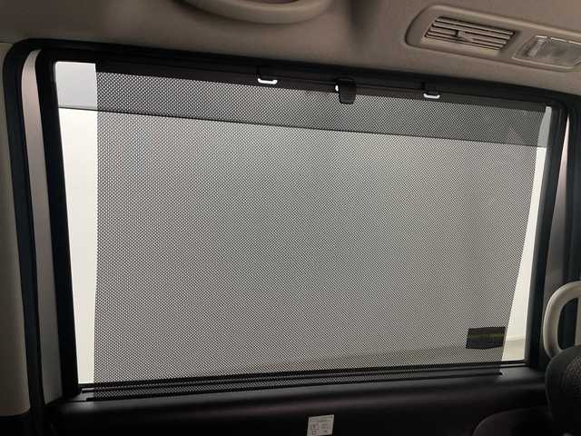 日産 セレナ ハイウェイスター Sハイブリッド 埼玉県 2014(平26)年 6.4万km ブリリアントシルバー 純正ナビ/ビルトインETC/クルーズコントロール/車線逸脱警報/プッシュスタート/LEDヘッドライト/フロントフォグランプ/オートライト/純正フロアマット/純正15インチアルミホイール