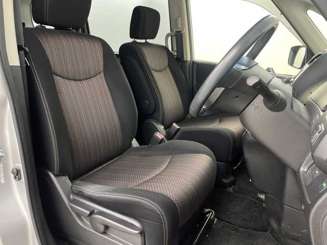 日産 セレナ ハイウェイスター Sハイブリッド 埼玉県 2014(平26)年 6.4万km ブリリアントシルバー 純正ナビ/ビルトインETC/クルーズコントロール/車線逸脱警報/プッシュスタート/LEDヘッドライト/フロントフォグランプ/オートライト/純正フロアマット/純正15インチアルミホイール