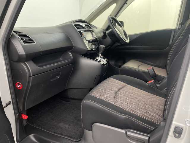 日産 セレナ ハイウェイスター Sハイブリッド 埼玉県 2014(平26)年 6.4万km ブリリアントシルバー 純正ナビ/ビルトインETC/クルーズコントロール/車線逸脱警報/プッシュスタート/LEDヘッドライト/フロントフォグランプ/オートライト/純正フロアマット/純正15インチアルミホイール