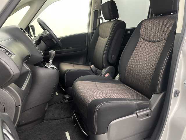 日産 セレナ ハイウェイスター Sハイブリッド 埼玉県 2014(平26)年 6.4万km ブリリアントシルバー 純正ナビ/ビルトインETC/クルーズコントロール/車線逸脱警報/プッシュスタート/LEDヘッドライト/フロントフォグランプ/オートライト/純正フロアマット/純正15インチアルミホイール