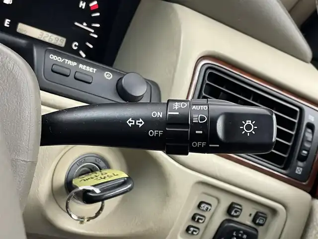 トヨタ クラウン ロイヤル ロイヤルサルーン G 埼玉県 2003(平15)年 3.3万km ホワイトパールクリスタルシャイン/シルバーM 純正９インチナビ　バックカメラ　ビルトインＥＴＣ　前後ドライブレコーダー　ホンダセンシング　アダプティブクルーズコントロール　シートヒーター　純正アルミホイール　オートライト　ＬＥＤヘッドライト　ＴＶ