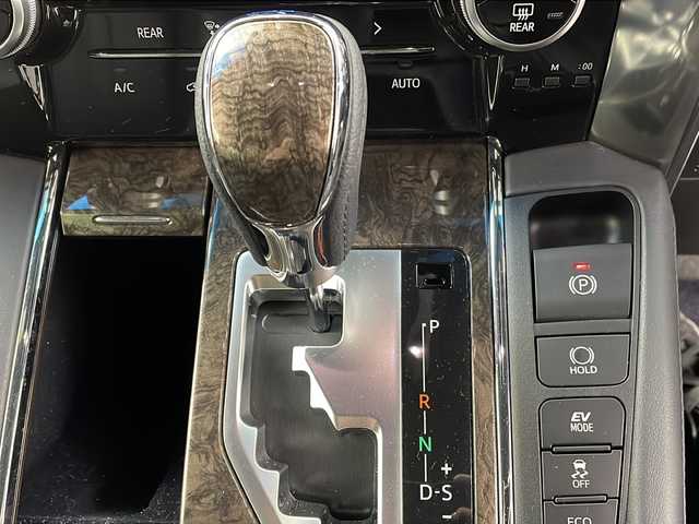 トヨタ アルファードハイブリット エグゼクティブ ラウンジ S 大阪府 2020(令2)年 2.6万km ホワイトパールクリスタルシャイン 純正10.5incメーカーナビ/【フルセグTV/Bluetooth/CD/DVD/HDMI】/純正後席モニター/JBLプレミアムサウンド/ツインムーンルーフ/パワーバックドア/ブラインドスポットモニター(BSM)/パノラマミックビューモニター/トヨタセーフティセンス/プリクラッシュセーフティ/レーンキープアシスト/オートマチックハイビーム/レザーシート/シートベンチレーション/シートヒーター/ステアリングヒーター/AC100V電源/保証書/取扱説明書/点検記録簿/スマートキー/スペアキー1本