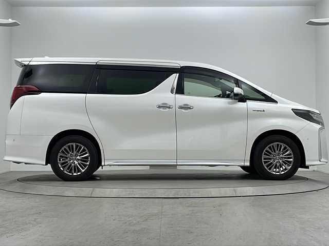 トヨタ アルファードハイブリット エグゼクティブ ラウンジ S 大阪府 2020(令2)年 2.6万km ホワイトパールクリスタルシャイン 純正10.5incメーカーナビ/【フルセグTV/Bluetooth/CD/DVD/HDMI】/純正後席モニター/JBLプレミアムサウンド/ツインムーンルーフ/パワーバックドア/ブラインドスポットモニター(BSM)/パノラマミックビューモニター/トヨタセーフティセンス/プリクラッシュセーフティ/レーンキープアシスト/オートマチックハイビーム/レザーシート/シートベンチレーション/シートヒーター/ステアリングヒーター/AC100V電源/保証書/取扱説明書/点検記録簿/スマートキー/スペアキー1本