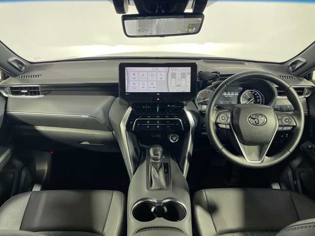 トヨタ ハリアー Z 神奈川県 2021(令3)年 1.2万km プレシャスブラックパール メーカー12.3型ナビ/AM　FM　フルセグ　USB　Bluetooth　Miracast　AUX/バックカメラ/モデリスタエアロ（フロント・サイド・リアアンダー）/モデリスタマフラーカッター/JBLプレミアムサウンドシステム/トヨタセーフティセンス/レーダークルーズコントロール/ブラインドスポットモニター/デジタルインナーミラー内蔵前後ドライブレコーダー/ヘッドアップディスプレイ/革巻きステアリング/ステアリングリモコン/ハーフレザーシート/運転席パワーシート/USBポート×4/スカッフプレートイルミ/スマートキー/保証書/取扱説明書/パワーバックドア/LEDヘッドライト/フォグランプ/純正19インチアルミ/プリクラッシュセーフティ/クリアランスソナー/リヤクロストラフィックアラート/標識認識機能/先行車発進告知