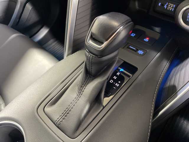 トヨタ ハリアー Z 神奈川県 2021(令3)年 1.2万km プレシャスブラックパール メーカー12.3型ナビ/AM　FM　フルセグ　USB　Bluetooth　Miracast　AUX/バックカメラ/モデリスタエアロ（フロント・サイド・リアアンダー）/モデリスタマフラーカッター/JBLプレミアムサウンドシステム/トヨタセーフティセンス/レーダークルーズコントロール/ブラインドスポットモニター/デジタルインナーミラー内蔵前後ドライブレコーダー/ヘッドアップディスプレイ/革巻きステアリング/ステアリングリモコン/ハーフレザーシート/運転席パワーシート/USBポート×4/スカッフプレートイルミ/スマートキー/保証書/取扱説明書/パワーバックドア/LEDヘッドライト/フォグランプ/純正19インチアルミ/プリクラッシュセーフティ/クリアランスソナー/リヤクロストラフィックアラート/標識認識機能/先行車発進告知