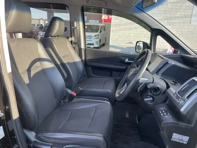 ホンダ ステップワゴン スパーダ Z クールスピリット 群馬県 2013(平25)年 9.8万km プレミアムスパークルブラックパール (株)IDOMが運営する【じしゃロン伊勢崎店】の自社ローン専用車両になりますこちらは現金またはオートローンご利用時の価格です。自社ローンご希望の方は別途その旨お申付け下さい/両側パワースライドドア/純正メモリーナビゲーション/バックカメラ/CD/DVD/SD/MSV/DTV/BT（通話のみ）/クルーズコントロール/パドルシフト/HIDヘッドライト/オートライト/アイドリングストップ/ドアバイザー/純正フロアマット