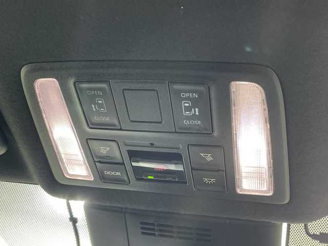 トヨタ ノア ハイブリッド S－Z 神奈川県 2023(令5)年 2万km ホワイトパールクリスタルシャイン ディスプレイオーディオプラス【10.5型】/純正14型フリップダウンモニター【V14T-R72R】/フルセグ　CD DVD　USB　Bluetooth/バックカメラ/ブラインドスポットモニター/AC100Vコンセント/純正ETC2.0/デジタルインナーミラー/ヘッドアップディスプレイ/両側電動スライドドア/セーフティセンス/プリクラッシュセーフティ/レーンディパーチャーアラート/レーントレーシングアシスト/レーンチェンジアシスト/レーダークルーズコントロール/オートマチックハイビーム/ロードサインアシスト/プロアクティブドライビングアシスト/リアクロストラフィックアラート/ドライバー異常時対応システム/発進遅れ告知機能/パーキングサポートブレーキ/安心降車アシスト/リアシートマインダー/アドバンストドライブ/後退速度抑制/前後ソナー/革巻きステアリング/ステアリングスイッチ/合皮/ファブリックコンビシート/前席シートヒーター/社外前後ドライブレコーダー/電動パーキングサポートブレーキ/2眼LEDヘッド/フォグランプ/純正17インチアルミホイール/純正リアスポイラー