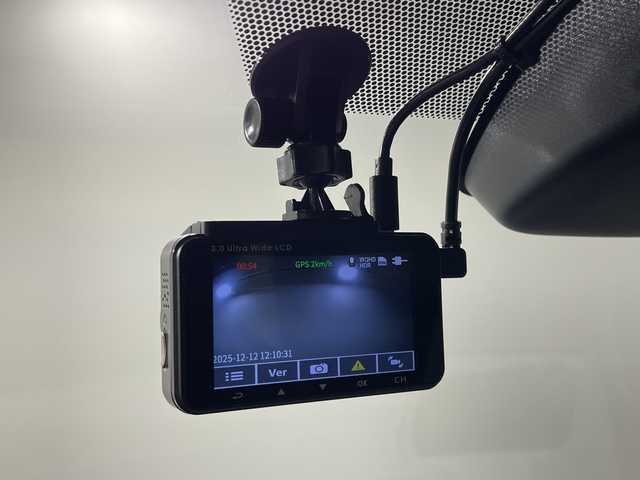 トヨタ ノア ハイブリッド S－Z 神奈川県 2023(令5)年 2万km ホワイトパールクリスタルシャイン ディスプレイオーディオプラス【10.5型】/純正14型フリップダウンモニター【V14T-R72R】/フルセグ　CD DVD　USB　Bluetooth/バックカメラ/ブラインドスポットモニター/AC100Vコンセント/純正ETC2.0/デジタルインナーミラー/ヘッドアップディスプレイ/両側電動スライドドア/セーフティセンス/プリクラッシュセーフティ/レーンディパーチャーアラート/レーントレーシングアシスト/レーンチェンジアシスト/レーダークルーズコントロール/オートマチックハイビーム/ロードサインアシスト/プロアクティブドライビングアシスト/リアクロストラフィックアラート/ドライバー異常時対応システム/発進遅れ告知機能/パーキングサポートブレーキ/安心降車アシスト/リアシートマインダー/アドバンストドライブ/後退速度抑制/前後ソナー/革巻きステアリング/ステアリングスイッチ/合皮/ファブリックコンビシート/前席シートヒーター/社外前後ドライブレコーダー/電動パーキングサポートブレーキ/2眼LEDヘッド/フォグランプ/純正17インチアルミホイール/純正リアスポイラー