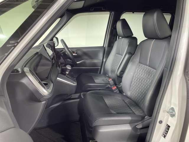 トヨタ ノア ハイブリッド S－Z 神奈川県 2023(令5)年 2万km ホワイトパールクリスタルシャイン ディスプレイオーディオプラス【10.5型】/純正14型フリップダウンモニター【V14T-R72R】/フルセグ　CD DVD　USB　Bluetooth/バックカメラ/ブラインドスポットモニター/AC100Vコンセント/純正ETC2.0/デジタルインナーミラー/ヘッドアップディスプレイ/両側電動スライドドア/セーフティセンス/プリクラッシュセーフティ/レーンディパーチャーアラート/レーントレーシングアシスト/レーンチェンジアシスト/レーダークルーズコントロール/オートマチックハイビーム/ロードサインアシスト/プロアクティブドライビングアシスト/リアクロストラフィックアラート/ドライバー異常時対応システム/発進遅れ告知機能/パーキングサポートブレーキ/安心降車アシスト/リアシートマインダー/アドバンストドライブ/後退速度抑制/前後ソナー/革巻きステアリング/ステアリングスイッチ/合皮/ファブリックコンビシート/前席シートヒーター/社外前後ドライブレコーダー/電動パーキングサポートブレーキ/2眼LEDヘッド/フォグランプ/純正17インチアルミホイール/純正リアスポイラー