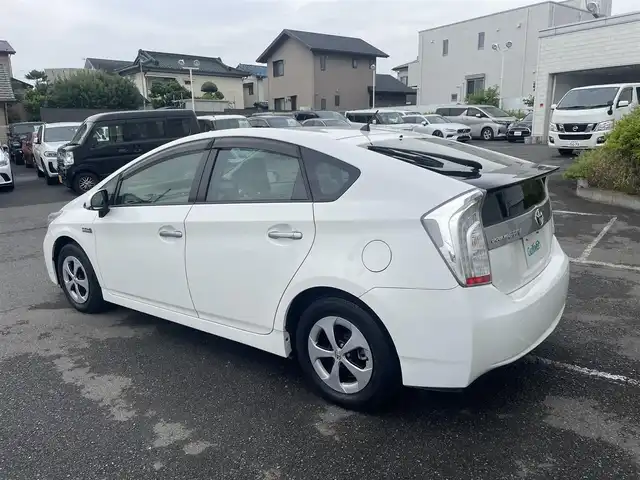 トヨタ プリウス ＰＨＶ S 神奈川県 2012(平24)年 6.5万km スーパーホワイトⅡ MオプションHDDナビ/・MSV・DVD/・Bluetoothオーディオ/・フルセグTV/・バックカメラ/インテリジェントPサポート/前席シートヒーター/ステアリングリモコン/充電ケーブル車載/ビルトインETC/HIDオートライト/フロントコーナーセンサー/スマートキーX2/新車時手帳、取説