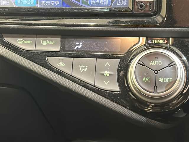 トヨタ アクア S 新潟県 2016(平28)年 7.2万km ライムホワイトパールクリスタルシャイン ワンオーナー/フルセグテレビ/AM/FM/AM視聴可/バックカメラ/純正ホイール（サマータイヤ）車載/格納電動ウィンカーミラー/ドアバイザー/ETC/保証書/取扱説明書