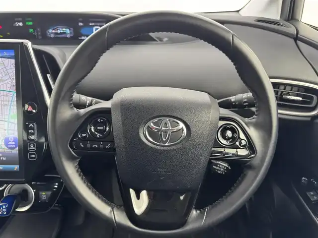 トヨタ プリウス ＰＨＶ S ナビパッケージ 愛知県 2020(令2)年 8.1万km シルバーM ５人乗り/純正11.6インチT-connectSDナビ　　/　　・BT/フルセグ/パノラミックビューモニター/トヨタセーフティセンス/　　・プリクラッシュセーフティ/　　・レーンディパーチャーアラート/　　・オートマチックハイビーム/　　・ロードサインアシスト/　　・先行車発進告知機能/　　・レーントレーシングアシスト/BSM/盗難防止機能/コーナーセンサー/LEDヘッドライト/純正ホイールキャップ/ビルトインETC/ステアリングリモコン/フルフラットシート/純正フロアマット/取扱説明書/スマートキー/スペアキー