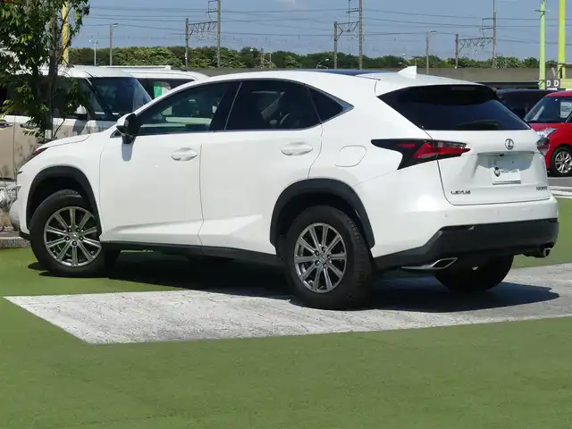 レクサス ＮＸ 200t Iパッケージ 千葉県 2017(平29)年 7万km ソニッククォーツ Lexus Safety System+/・プリクラッシュセーフティ/・レーンディパーチャーアラート/・オートハイビーム/・レーダークルーズコントロール/・ブラインドスポットモニター/ヘッドアップディスプレイ/パノラマルーフ/純正コネクティッドナビ/地デジTV/【DVD/CD再生機能　Bluetooth接続】/パノラミックビューモニター/ドライブレコーダー（前後撮影）/革巻きステアリング/ステアリングスイッチ/ステアリングヒーター/パドルシフト/前席パワーシート/シートヒーター/ETC/3眼LEDヘッドライト/フォグライト/ウインカーミラー/クリアランスソナー/純正17インチアルミホイル/サイド/カーテンエアバッグ/スマートキー