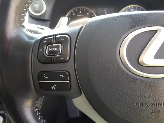 レクサス ＮＸ 200t Iパッケージ 千葉県 2017(平29)年 7万km ソニッククォーツ Lexus Safety System+/・プリクラッシュセーフティ/・レーンディパーチャーアラート/・オートハイビーム/・レーダークルーズコントロール/・ブラインドスポットモニター/ヘッドアップディスプレイ/パノラマルーフ/純正コネクティッドナビ/地デジTV/【DVD/CD再生機能　Bluetooth接続】/パノラミックビューモニター/ドライブレコーダー（前後撮影）/革巻きステアリング/ステアリングスイッチ/ステアリングヒーター/パドルシフト/前席パワーシート/シートヒーター/ETC/3眼LEDヘッドライト/フォグライト/ウインカーミラー/クリアランスソナー/純正17インチアルミホイル/サイド/カーテンエアバッグ/スマートキー