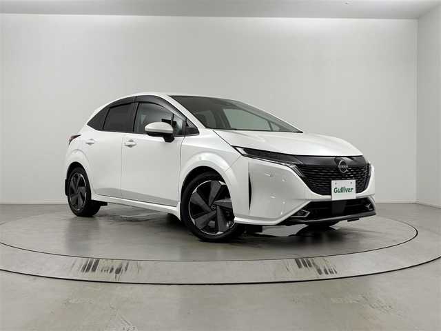 日産 オーラ G 埼玉県 2023(令5)年 0.9万km ブリリアントホワイトパール エマージェンシーブレーキ/純正9インチメモリナビ(型式：MM222D-l)/Bluetooth/フルセグ/アラウンドビューモニター/デジタルインナーミラー/ドライブレコーダー/フォグランプ/純正17インチAW/プッシュスタート/スマートキー