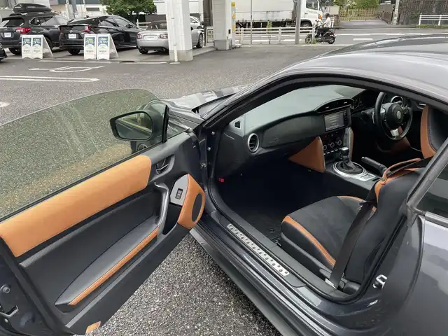 トヨタ ８６ GT リミテッド 愛知県 2020(令2)年 3.6万km マグネタイトグレーメタリック TRDエアロ/TRDマフラー/ワンオーナー/純正ディーラーナビ（AM/FM/CD/DVD/BT/フルセグTV/SD）/クルーズコントロール/ハーフレザーシート/シートヒーター（D/N席）/バックカメラ/ETC/純正17インチアルミホイール/マニュアル走行モード付AT/パドルシフト/LEDヘッドランプ/オートライト/純正フロアマット/取説/保証書/スペアキー