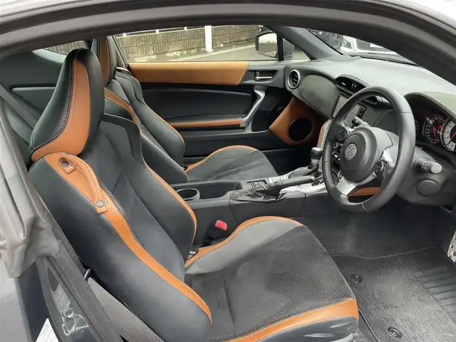 トヨタ ８６ GT リミテッド 愛知県 2020(令2)年 3.6万km マグネタイトグレーメタリック TRDエアロ/TRDマフラー/ワンオーナー/純正ディーラーナビ（AM/FM/CD/DVD/BT/フルセグTV/SD）/クルーズコントロール/ハーフレザーシート/シートヒーター（D/N席）/バックカメラ/ETC/純正17インチアルミホイール/マニュアル走行モード付AT/パドルシフト/LEDヘッドランプ/オートライト/純正フロアマット/取説/保証書/スペアキー