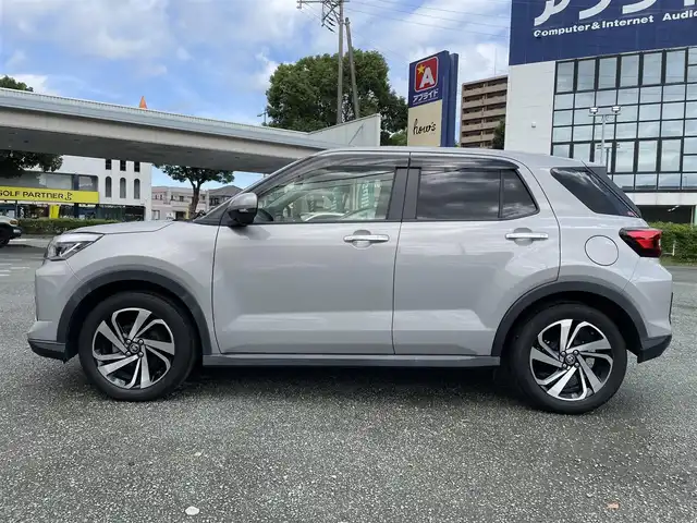 トヨタ ライズ Z 熊本県 2022(令4)年 5.4万km スムースグレーマイカメタリック ワンオーナー/衝突軽減ブレーキ/レーンキープアシスト/社外ナビ/（CD・DVD・フルセグTV・BTオーディオ・SD）/全方位カメラ/前後ドライブレコーダー/純正17インチAW/レーダークルーズ/前席シートヒーター/LEDヘッドライト/オートライト/フォグライト/前後コーナーセンサー/横滑り防止装置/ウィンカーミラー/純正フロアマット/純正ドアバイザー/新車保証書/取扱説明書/スマートスペアキー×1本