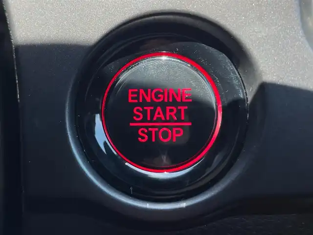 ホンダ シビック タイプR 滋賀県 2024(令6)年 0.1万km チャンピオンシップホワイト ガソリン/2WD(FF)/6速MT/ＴＹＰＥ　Ｒ専用エアロダイナミクス・カラードバンパー(フロント)/ＴＹＰＥ　Ｒ専用エアロダイナミクス・カラードバンパー（リア）/ＴＹＰＥ　Ｒ専用リアスポイラー/ＴＹＰＥ　Ｒ専用サスペンション/（フロント：デュアルアクシス・ストラット　リア：マルチリンク）/Ｂｒｅｍｂｏ社製フロントディスクブレーキ/デジタルインナーミラー(ドラレコ機能有SDカード無し)/9インチ純正ディスプレイオーディオ/(FM/AM/フルセグ/Bluetooth/USB)/バックカメラ/ETC/ＨｏｎｄａＳＥＮＳＩＮＧ/・プリクラッシュブレーキアシスト/・パーキングセンサーシステム	/・アダプティブクルーズコントロール/・レーンキープアシスト	/・ブラインドスポットインフォメーション/電動格納ミラー/電子パーキング/ブレーキボールド/ステアリングスイッチ/オートライト/LEDヘッドライト/フルオートエアコン/プッシュスタート/スマートキー/純正フロアマット