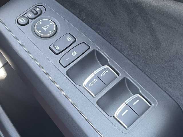 ホンダ シビック タイプR 滋賀県 2024(令6)年 0.1万km チャンピオンシップホワイト ガソリン/2WD(FF)/6速MT/ＴＹＰＥ　Ｒ専用エアロダイナミクス・カラードバンパー(フロント)/ＴＹＰＥ　Ｒ専用エアロダイナミクス・カラードバンパー（リア）/ＴＹＰＥ　Ｒ専用リアスポイラー/ＴＹＰＥ　Ｒ専用サスペンション/（フロント：デュアルアクシス・ストラット　リア：マルチリンク）/Ｂｒｅｍｂｏ社製フロントディスクブレーキ/デジタルインナーミラー(ドラレコ機能有SDカード無し)/9インチ純正ディスプレイオーディオ/(FM/AM/フルセグ/Bluetooth/USB)/バックカメラ/ETC/ＨｏｎｄａＳＥＮＳＩＮＧ/・プリクラッシュブレーキアシスト/・パーキングセンサーシステム	/・アダプティブクルーズコントロール/・レーンキープアシスト	/・ブラインドスポットインフォメーション/電動格納ミラー/電子パーキング/ブレーキボールド/ステアリングスイッチ/オートライト/LEDヘッドライト/フルオートエアコン/プッシュスタート/スマートキー/純正フロアマット