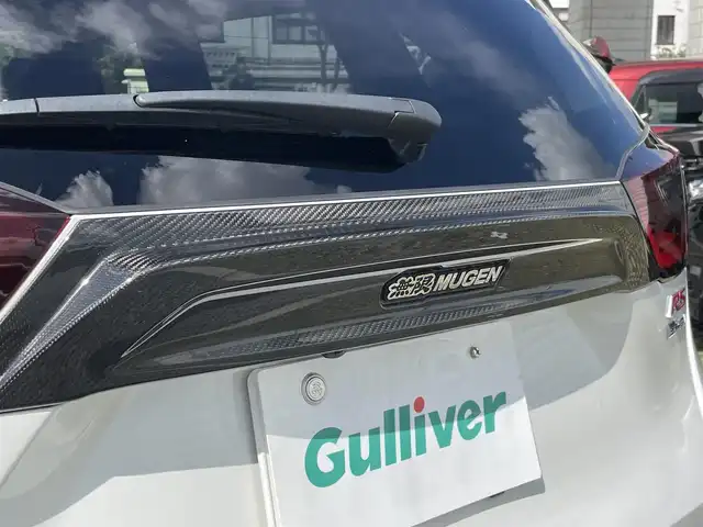 ホンダ フィット e:HEV RS 兵庫県 2022(令4)年 1.1万km プラチナホワイトパール ・ワンオーナー/・無限エアロ//フロントアンダー/サイド/リヤアンダースポイラー/・無限フロントグリルガーニッシュ/・無限カーボンテールゲートガーニッシュ/・無限17インチAW/・HONDA CONNECTナビ/・地デジ/BT/USB/Apple Car Play/Android Auto/・バックカメラ/・ステアリングリモコン/・パドルシフト/・ビルトインETC/・デイタイムランニングライト/・ドライブレコーダー（前方）/・アダプティブクルーズコントロール/・CMBS警告/・先行車発進お知らせ/・路外逸脱抑制制御/・レーンキープアシストシステム/・標識認識機能/・リヤパーキングセンサー/・コーナーセンサー/・オートハイビーム/・R5/6ディーラー点検記録簿