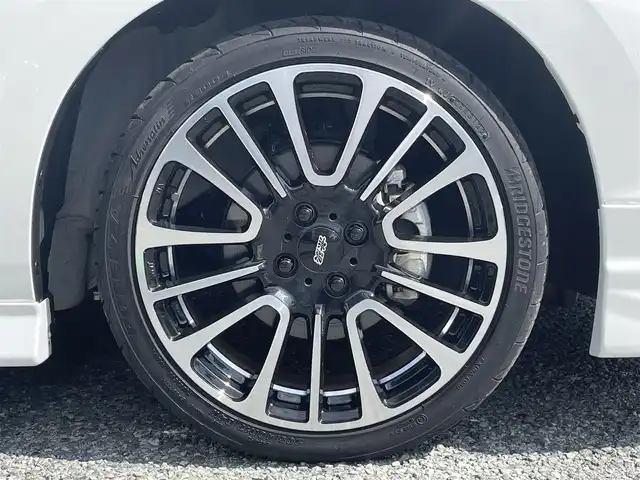 ホンダ フィット e:HEV RS 兵庫県 2022(令4)年 1.1万km プラチナホワイトパール ・ワンオーナー/・無限エアロ//フロントアンダー/サイド/リヤアンダースポイラー/・無限フロントグリルガーニッシュ/・無限カーボンテールゲートガーニッシュ/・無限17インチAW/・HONDA CONNECTナビ/・地デジ/BT/USB/Apple Car Play/Android Auto/・バックカメラ/・ステアリングリモコン/・パドルシフト/・ビルトインETC/・デイタイムランニングライト/・ドライブレコーダー（前方）/・アダプティブクルーズコントロール/・CMBS警告/・先行車発進お知らせ/・路外逸脱抑制制御/・レーンキープアシストシステム/・標識認識機能/・リヤパーキングセンサー/・コーナーセンサー/・オートハイビーム/・R5/6ディーラー点検記録簿