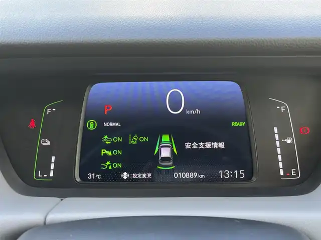 ホンダ フィット e:HEV RS 兵庫県 2022(令4)年 1.1万km プラチナホワイトパール ・ワンオーナー/・無限エアロ//フロントアンダー/サイド/リヤアンダースポイラー/・無限フロントグリルガーニッシュ/・無限カーボンテールゲートガーニッシュ/・無限17インチAW/・HONDA CONNECTナビ/・地デジ/BT/USB/Apple Car Play/Android Auto/・バックカメラ/・ステアリングリモコン/・パドルシフト/・ビルトインETC/・デイタイムランニングライト/・ドライブレコーダー（前方）/・アダプティブクルーズコントロール/・CMBS警告/・先行車発進お知らせ/・路外逸脱抑制制御/・レーンキープアシストシステム/・標識認識機能/・リヤパーキングセンサー/・コーナーセンサー/・オートハイビーム/・R5/6ディーラー点検記録簿