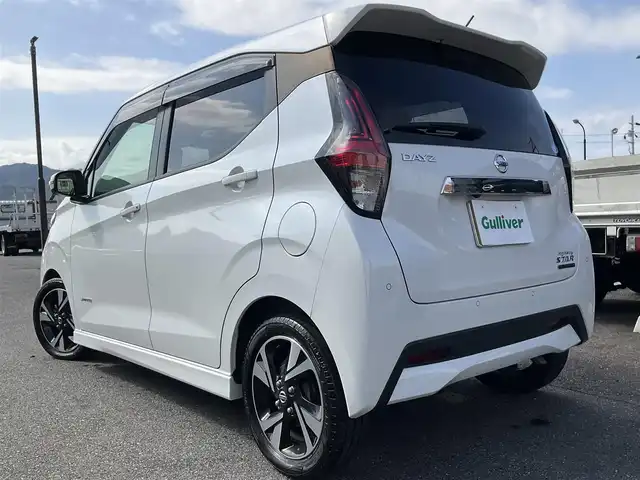 日産 デイズ HWS G ターボ プロパイロットED 滋賀県 2019(令1)年 3.9万km ホワイトパール ワンオーナー /車検令和8年7月まで/プロパイロット/インテリジェントエマージェンシーブレーキ/純正リモコンエンジンスターター/純正15インチアルミホイール/LEDヘッドランプ/・オートライト/・ハイビームアシスト/・ハロゲンフォグランプ/純正9インチナビゲーション（MM3118D-L）/・フルセグTV/・CD/DVD/・Bluetooth/アラウンドビューモニター/ETC/純正ドライブレコーダー/プレミアムコンビネーションインテリア/・ブラウン革巻きステアリング/・ブラウン合皮貼インパネ加飾/・ブラックアクセント入りブラウン合皮シート/ステアリングスイッチ/・オーディオ操作/・クルーズコントロール/・プロパイロット/取扱説明書/保証書/スペアキー/