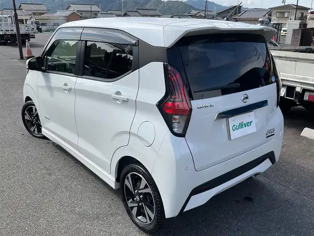 日産 デイズ HWS G ターボ プロパイロットED 滋賀県 2019(令1)年 3.9万km ホワイトパール ワンオーナー /車検令和8年7月まで/プロパイロット/インテリジェントエマージェンシーブレーキ/純正リモコンエンジンスターター/純正15インチアルミホイール/LEDヘッドランプ/・オートライト/・ハイビームアシスト/・ハロゲンフォグランプ/純正9インチナビゲーション（MM3118D-L）/・フルセグTV/・CD/DVD/・Bluetooth/アラウンドビューモニター/ETC/純正ドライブレコーダー/プレミアムコンビネーションインテリア/・ブラウン革巻きステアリング/・ブラウン合皮貼インパネ加飾/・ブラックアクセント入りブラウン合皮シート/ステアリングスイッチ/・オーディオ操作/・クルーズコントロール/・プロパイロット/取扱説明書/保証書/スペアキー/