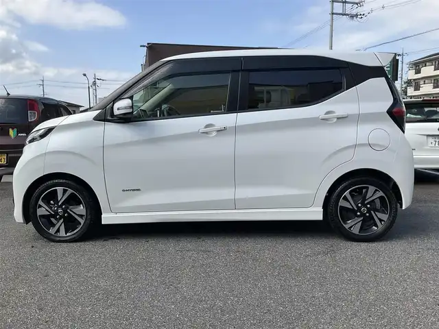 日産 デイズ HWS G ターボ プロパイロットED 滋賀県 2019(令1)年 3.9万km ホワイトパール ワンオーナー /車検令和8年7月まで/プロパイロット/インテリジェントエマージェンシーブレーキ/純正リモコンエンジンスターター/純正15インチアルミホイール/LEDヘッドランプ/・オートライト/・ハイビームアシスト/・ハロゲンフォグランプ/純正9インチナビゲーション（MM3118D-L）/・フルセグTV/・CD/DVD/・Bluetooth/アラウンドビューモニター/ETC/純正ドライブレコーダー/プレミアムコンビネーションインテリア/・ブラウン革巻きステアリング/・ブラウン合皮貼インパネ加飾/・ブラックアクセント入りブラウン合皮シート/ステアリングスイッチ/・オーディオ操作/・クルーズコントロール/・プロパイロット/取扱説明書/保証書/スペアキー/
