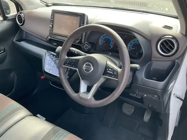 日産 デイズ HWS G ターボ プロパイロットED 滋賀県 2019(令1)年 3.9万km ホワイトパール ワンオーナー /車検令和8年7月まで/プロパイロット/インテリジェントエマージェンシーブレーキ/純正リモコンエンジンスターター/純正15インチアルミホイール/LEDヘッドランプ/・オートライト/・ハイビームアシスト/・ハロゲンフォグランプ/純正9インチナビゲーション（MM3118D-L）/・フルセグTV/・CD/DVD/・Bluetooth/アラウンドビューモニター/ETC/純正ドライブレコーダー/プレミアムコンビネーションインテリア/・ブラウン革巻きステアリング/・ブラウン合皮貼インパネ加飾/・ブラックアクセント入りブラウン合皮シート/ステアリングスイッチ/・オーディオ操作/・クルーズコントロール/・プロパイロット/取扱説明書/保証書/スペアキー/