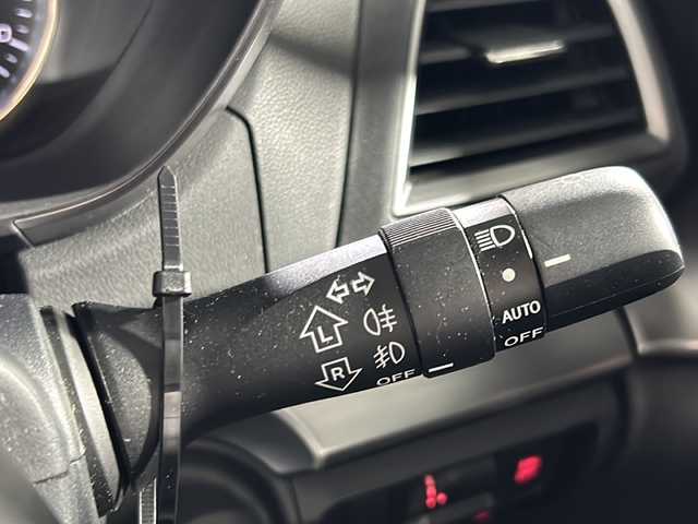 スバル インプレッサ ＸＶ 2．0i－L アイサイト 沖縄県 2017(平29)年 8.1万km ダークグレーメタリック 禁煙車　/アイサイト/純８インチナビ/ＣＤ／ＤＶＤ／Ｂｌｕｅｔｏｏｔｈ／フルセグＴＶ/レーダークルーズコントロール/ブラインドスポットモニター/純正フロアマット/革巻きステアリング/ＬＥＤヘッドライト/ドアバイザー/ナノイーエアコン/くリアランスソナー