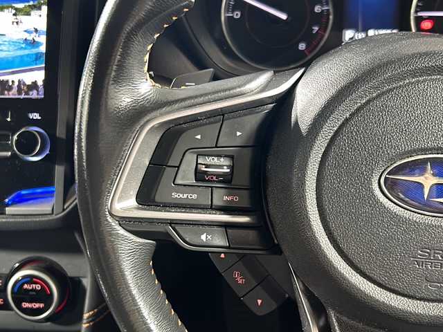 スバル インプレッサ ＸＶ 2．0i－L アイサイト 沖縄県 2017(平29)年 8.1万km ダークグレーメタリック 禁煙車　/アイサイト/純８インチナビ/ＣＤ／ＤＶＤ／Ｂｌｕｅｔｏｏｔｈ／フルセグＴＶ/レーダークルーズコントロール/ブラインドスポットモニター/純正フロアマット/革巻きステアリング/ＬＥＤヘッドライト/ドアバイザー/ナノイーエアコン/くリアランスソナー