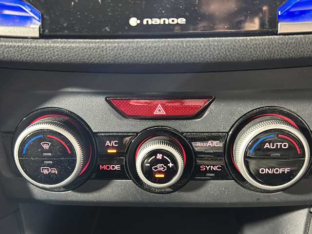 スバル インプレッサ ＸＶ 2．0i－L アイサイト 沖縄県 2017(平29)年 8.1万km ダークグレーメタリック 禁煙車　/アイサイト/純８インチナビ/ＣＤ／ＤＶＤ／Ｂｌｕｅｔｏｏｔｈ／フルセグＴＶ/レーダークルーズコントロール/ブラインドスポットモニター/純正フロアマット/革巻きステアリング/ＬＥＤヘッドライト/ドアバイザー/ナノイーエアコン/くリアランスソナー