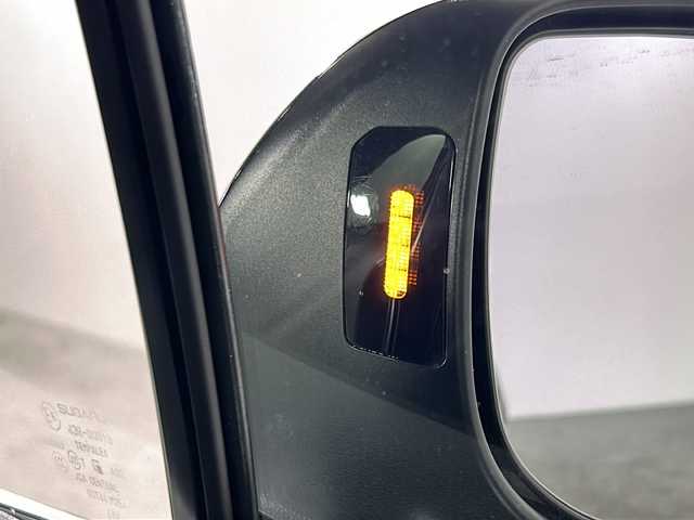 スバル インプレッサ ＸＶ 2．0i－L アイサイト 沖縄県 2017(平29)年 8.1万km ダークグレーメタリック 禁煙車　/アイサイト/純８インチナビ/ＣＤ／ＤＶＤ／Ｂｌｕｅｔｏｏｔｈ／フルセグＴＶ/レーダークルーズコントロール/ブラインドスポットモニター/純正フロアマット/革巻きステアリング/ＬＥＤヘッドライト/ドアバイザー/ナノイーエアコン/くリアランスソナー