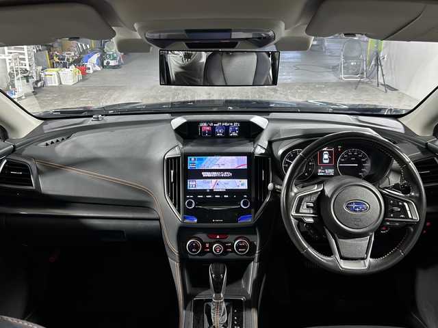 スバル インプレッサ ＸＶ 2．0i－L アイサイト 沖縄県 2017(平29)年 8.1万km ダークグレーメタリック 禁煙車　/アイサイト/純８インチナビ/ＣＤ／ＤＶＤ／Ｂｌｕｅｔｏｏｔｈ／フルセグＴＶ/レーダークルーズコントロール/ブラインドスポットモニター/純正フロアマット/革巻きステアリング/ＬＥＤヘッドライト/ドアバイザー/ナノイーエアコン/くリアランスソナー