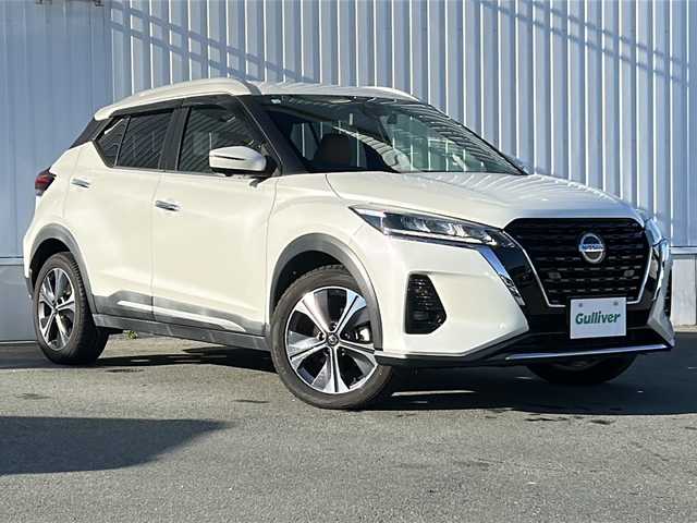 日産 キックス X ツートーンインテリアED 三重県 2020(令2)年 4.6万km ブリリアントホワイトパール 純正ナビ　/全周囲カメラ　/プロパイロット　/純正デジタルインナーミラー　/ナビ連動純正ドライブレコーダー　/ビルトインＥＴＣ　/前後コーナーセンサー/レーダークルーズコントロール/レーンキープアシスト/ステアリングヒーター　/シートヒーター　/電子パーキング　/ＬＥＤヘッドライト　/オートライト/禁煙車