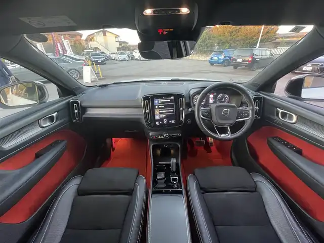 ボルボ ＸＣ４０ T4 AWD Rデザイン 栃木県 2020(令2)年 4.5万km 白Ⅱ インテリセーフ/ハーフレザー/パワーシート/シートヒーター/ヒートステアリング/ACC/レーンキープ/ブラインドスポット/ワイヤレスチャージ/ナビ/フルセグTV/全方位カメラ/ETC/パワーバックドア/クリアランスソナー/クロストラフィックアラート/LEDヘッドライト/オートライト