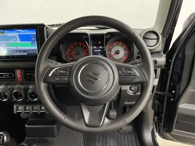 スズキ ジムニー XC 鹿児島県 2023(令5)年 1万km ブルーイッシュブラックパール3 純正ナビ/・Bluetooth/・フルセグＴＶ/・ＣＤ/・ＤＶＤ/バックカメラ/ドライブレコーダー/ビルドインＥＴＣ/追従型クルーズコントロール/純正ＡＷ/スズキセーフティサポート/ダウンヒルアシストコントロール/前席シートヒーター/アイドリングストップ/レーンキープアシスト/衝突軽減ブレーキ/オートマチックハイビーム/純正LEDヘッドライト