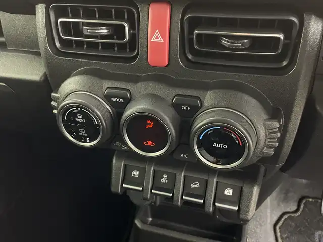 スズキ ジムニー XC 鹿児島県 2023(令5)年 1万km ブルーイッシュブラックパール3 純正ナビ/・Bluetooth/・フルセグＴＶ/・ＣＤ/・ＤＶＤ/バックカメラ/ドライブレコーダー/ビルドインＥＴＣ/追従型クルーズコントロール/純正ＡＷ/スズキセーフティサポート/ダウンヒルアシストコントロール/前席シートヒーター/アイドリングストップ/レーンキープアシスト/衝突軽減ブレーキ/オートマチックハイビーム/純正LEDヘッドライト