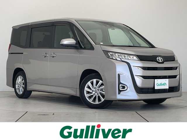 トヨタ ノア G 愛知県 2023(令5)年 1.3万km メタルストリームM 純正ディズプレイオーディオナビ/両側パワースライドドア/レーダークルーズコントロール/バックカメラ/サイドカメラ/コーナーセンサー/純正アルミホイール/ETC2.0/LEDヘッドライト/オートマチックハイビーム/ドライブレコーダー/衝突軽減システム/フルセグ/Bluetooth/ステアリングスイッチ/スマートキー/プッシュスタート