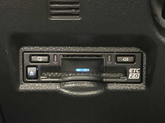 トヨタ ノア G 愛知県 2023(令5)年 1.3万km メタルストリームM 純正ディズプレイオーディオナビ/両側パワースライドドア/レーダークルーズコントロール/バックカメラ/サイドカメラ/コーナーセンサー/純正アルミホイール/ETC2.0/LEDヘッドライト/オートマチックハイビーム/ドライブレコーダー/衝突軽減システム/フルセグ/Bluetooth/ステアリングスイッチ/スマートキー/プッシュスタート