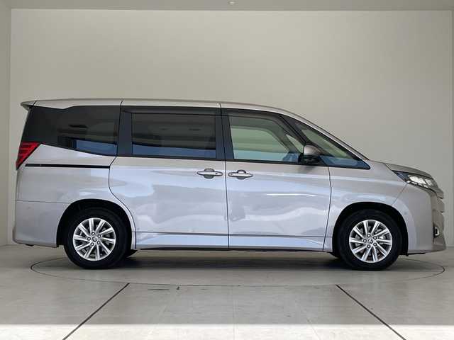 トヨタ ノア G 愛知県 2023(令5)年 1.3万km メタルストリームM 純正ディズプレイオーディオナビ/両側パワースライドドア/レーダークルーズコントロール/バックカメラ/サイドカメラ/コーナーセンサー/純正アルミホイール/ETC2.0/LEDヘッドライト/オートマチックハイビーム/ドライブレコーダー/衝突軽減システム/フルセグ/Bluetooth/ステアリングスイッチ/スマートキー/プッシュスタート