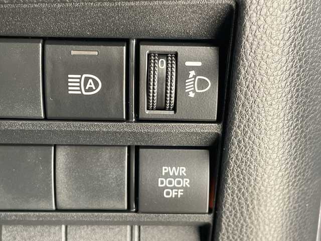 トヨタ ノア G 愛知県 2023(令5)年 1.3万km メタルストリームM 純正ディズプレイオーディオナビ/両側パワースライドドア/レーダークルーズコントロール/バックカメラ/サイドカメラ/コーナーセンサー/純正アルミホイール/ETC2.0/LEDヘッドライト/オートマチックハイビーム/ドライブレコーダー/衝突軽減システム/フルセグ/Bluetooth/ステアリングスイッチ/スマートキー/プッシュスタート