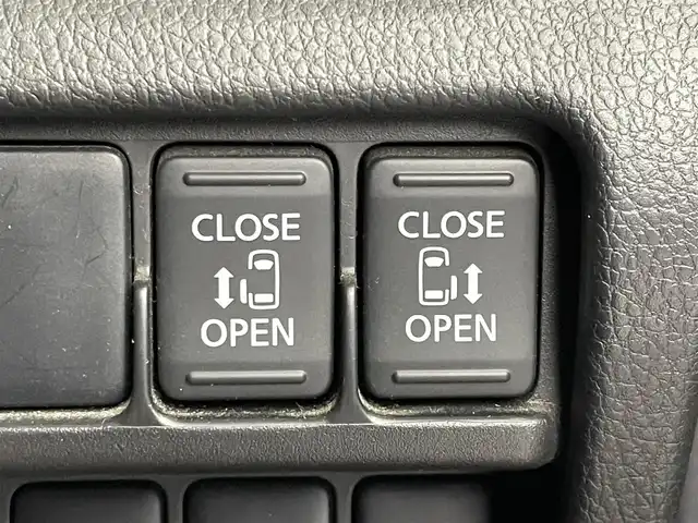 日産 デイズ ルークス ハイウェイスターターボ 埼玉県 2014(平26)年 5.9万km プレミアムパープルP 社外ナビ/ CD DVD 地デジTV Bluetooth/アラウンドビューモニター/両側パワースライドドア/ETC/オートエアコン/オートライト/プッシュスタート/スマートキー/電動格納ミラー/純正フロアマット/純正アルミホイール