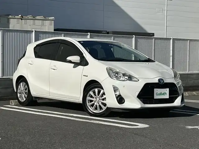 トヨタ アクア S 群馬県 2015(平27)年 11.4万km ライムホワイトパールクリスタルシャイン ワンオーナー/純正メモリナビ(NSZT-W62G)/フルセグTV/CD/DVD/Bluetooth/バックカメラ/ビルトインETC/社外ドライブレコーダー/前席シートヒーター/スマートキー/プッシュスタート/クリアランスソナー/社外15インチAW/Wエアバック/ABS/保証書/取扱説明書