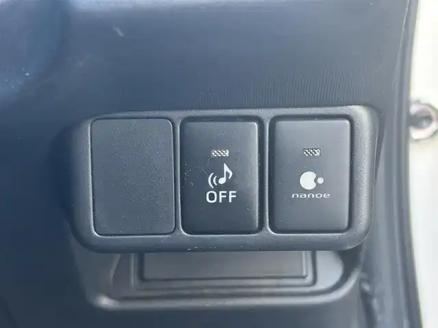 トヨタ アクア S 群馬県 2015(平27)年 11.4万km ライムホワイトパールクリスタルシャイン ワンオーナー/純正メモリナビ(NSZT-W62G)/フルセグTV/CD/DVD/Bluetooth/バックカメラ/ビルトインETC/社外ドライブレコーダー/前席シートヒーター/スマートキー/プッシュスタート/クリアランスソナー/社外15インチAW/Wエアバック/ABS/保証書/取扱説明書